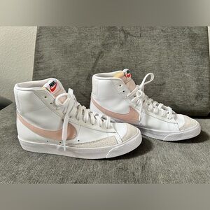 Size 9 - Nike Blazer '77 Vintage Style Mid White‎ Pink Oxford W